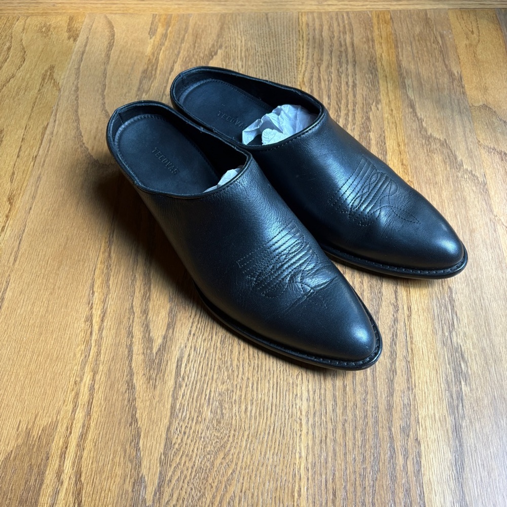 *RUNS SMALL* Tecovas The Sophie Mules size 8.5B